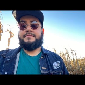 Meet your Posher, Cesar